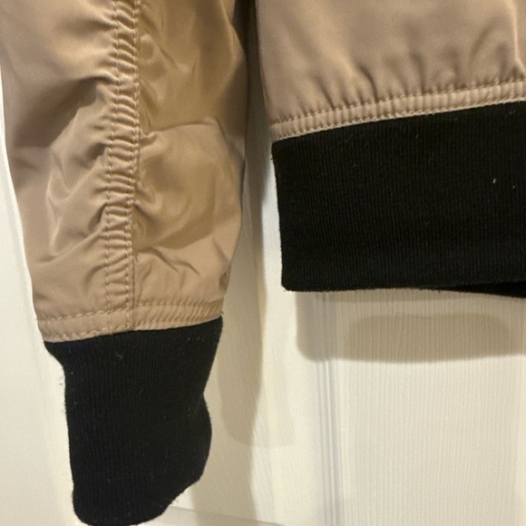 Hollister Men's nylon Tan Bomber Jacket size medium - Picture 6 of 9